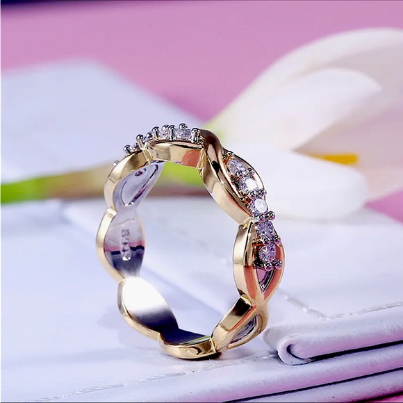 Spiral Shaped Women Ring - Picture 4 of 4